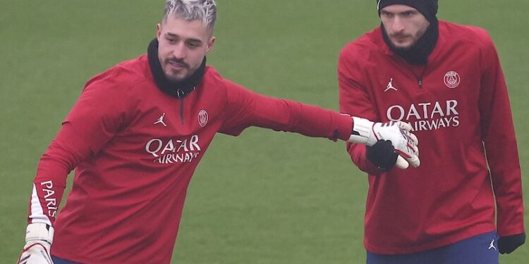 Khvicha Kvaratskhelia ‘Ready’ For PSG Debut This Weekend