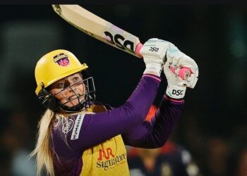 Sophie Ecclestone Shines As UP Warriorz Beat RCB In WPL’s First-Ever Super Over