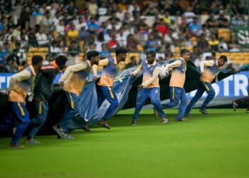 Sunrisers Hyderabad vs Delhi Capitals LIVE Score | IPL 2025 LIVE: Rain Stops Play In SRH vs DC Clash. Abandoned Match Will Eliminate…