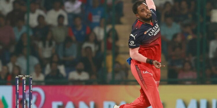 RCB Coach Dinesh Karthik Praises “Diligent” Yash Dayal After Last Over Heroics vs CSK